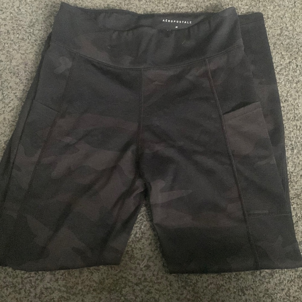 Arie/Aeropostale dark black/grey cammo leggings